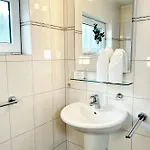 Dom wakacyjny Charmantes Und Ruhiges - Strandnah Und Ideal Fuer Grosse Gruppen - Mit Fahrradunterstellplatz Und Parkplatz